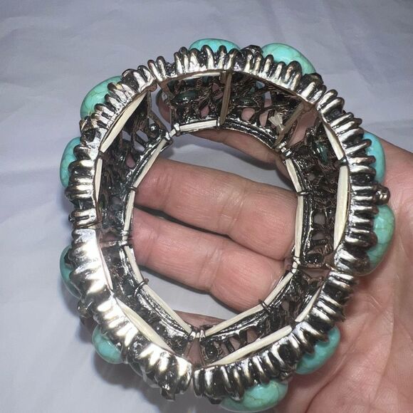 Vintage Silver Tone with Turquoise Cabochon and Faceted beads Stretch Bracelet - Picture 10 of 12